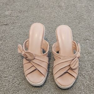 Elegant Women's Sandals with Bow Accent